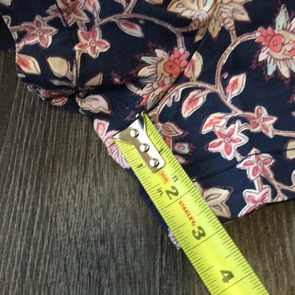 GAP city shorts size 8 - Picture 6 of 10